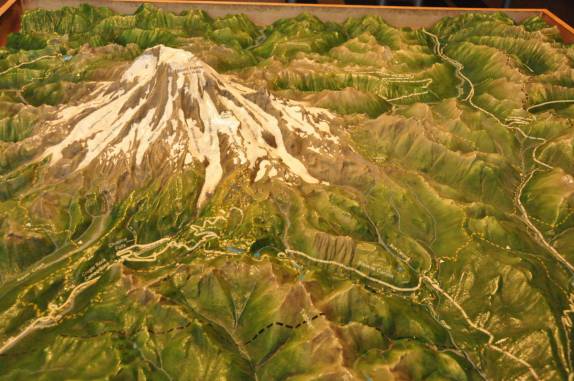 No centro de visitantes, mapa do Mount Rainier National Park, no estado de Washington, oeste dos Estados Unidos